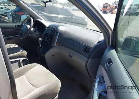 2007 Toyota Sienna Le z USA, uszkodzony, nr VIN 5TDZK23C77S016948